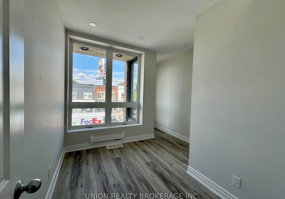 2007-danforth-avenue-toronto-ontario-e12563334