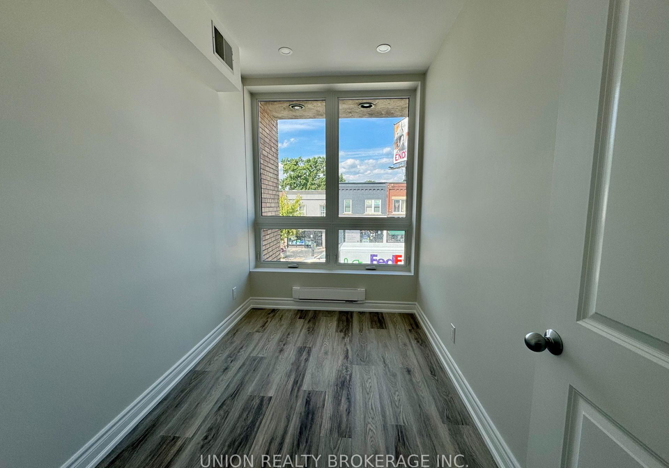 2007-danforth-avenue-toronto-ontario-e12563334