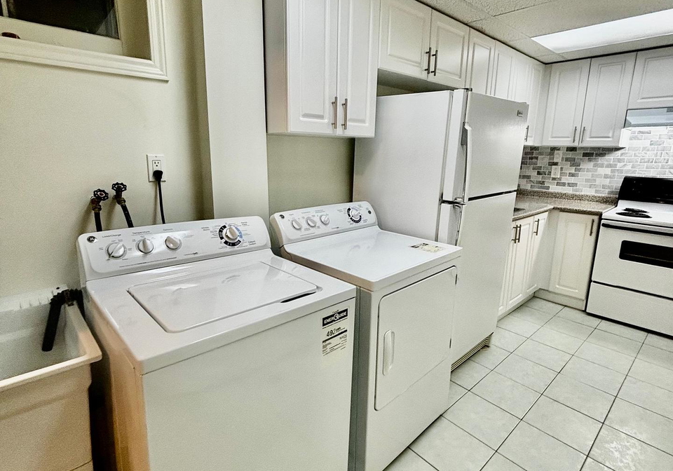 130-cultra-square-scarborough-ontario-e12563464