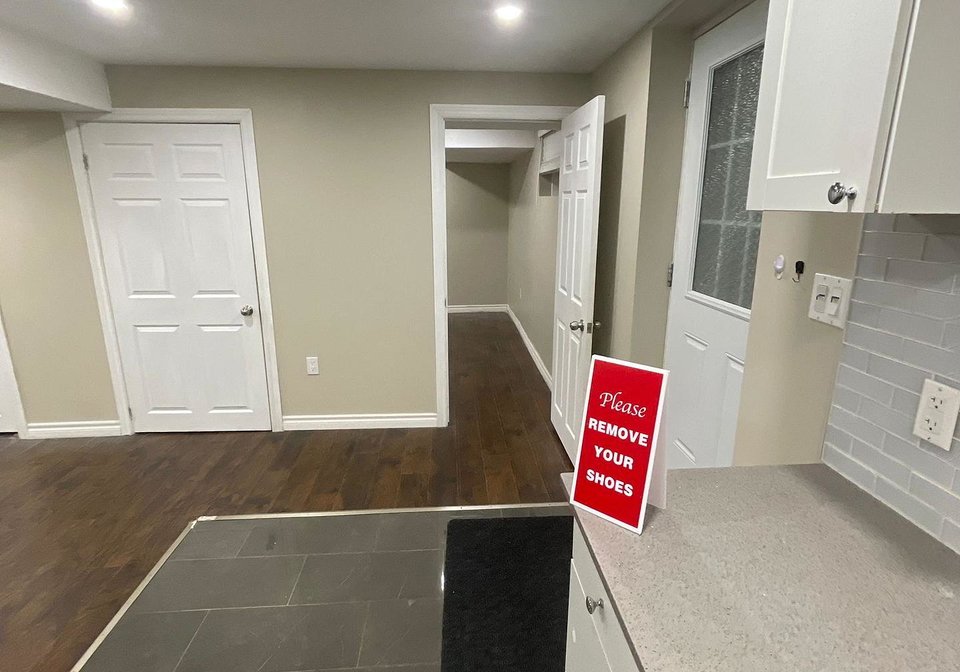 10-canary-street-whitby-ontario-e12563608