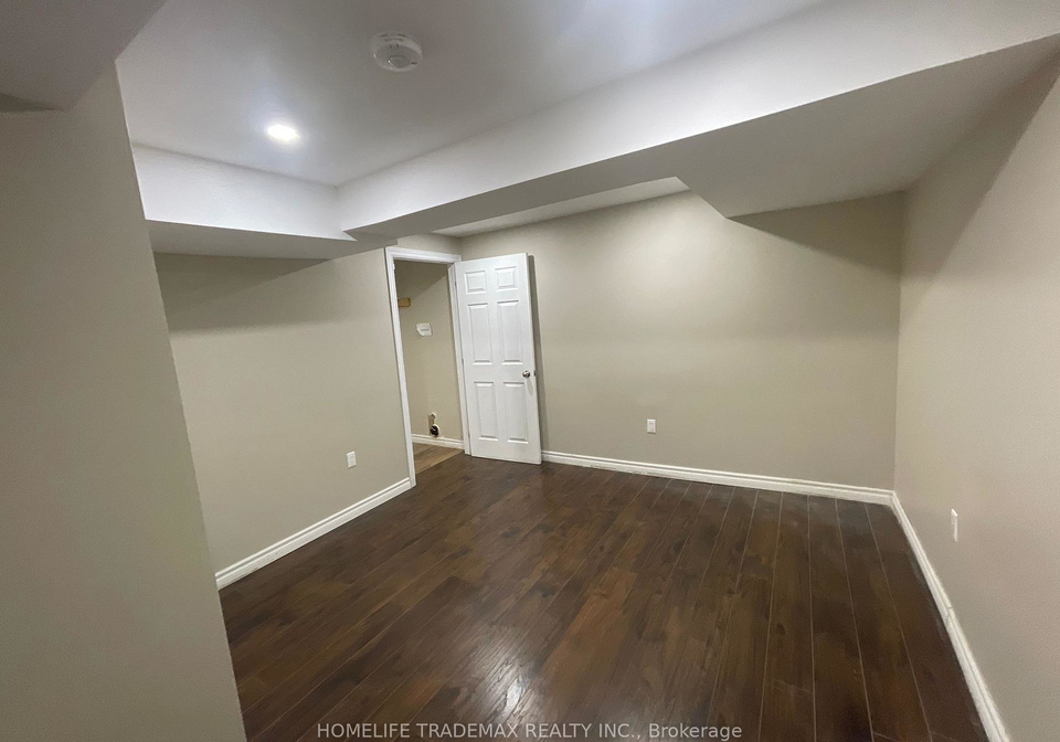 10-canary-street-whitby-ontario-e12563608