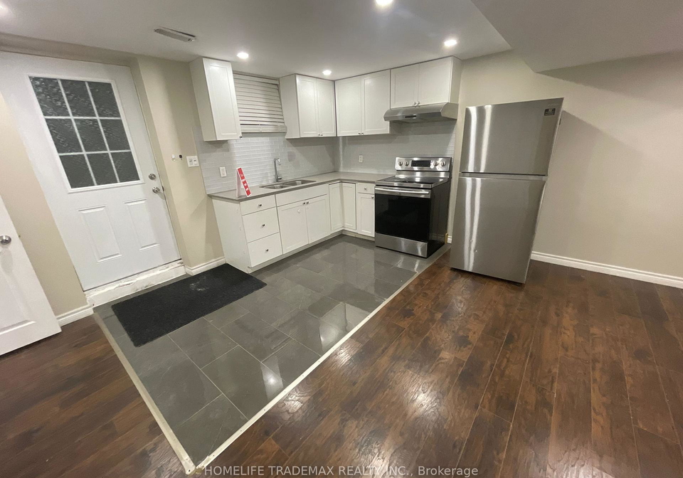 10-canary-street-whitby-ontario-e12563608