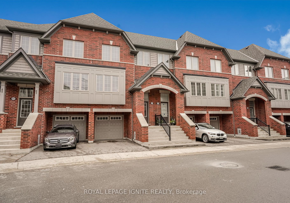 2655-deputy-minister-path-oshawa-ontario-e12564366