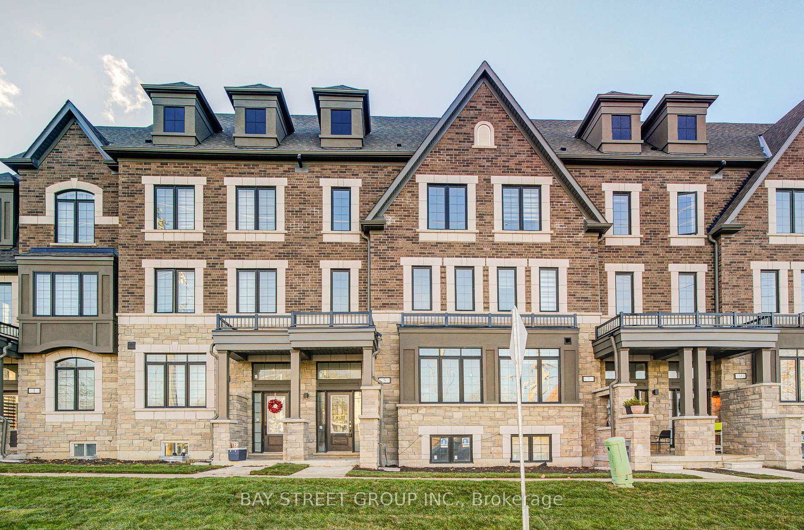 5-selfridge-way-whitby-ontario-e12565188