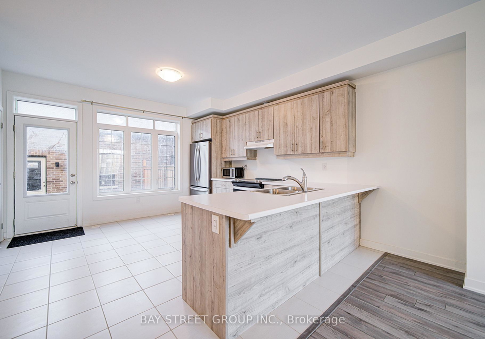 5-selfridge-way-whitby-ontario-e12565188