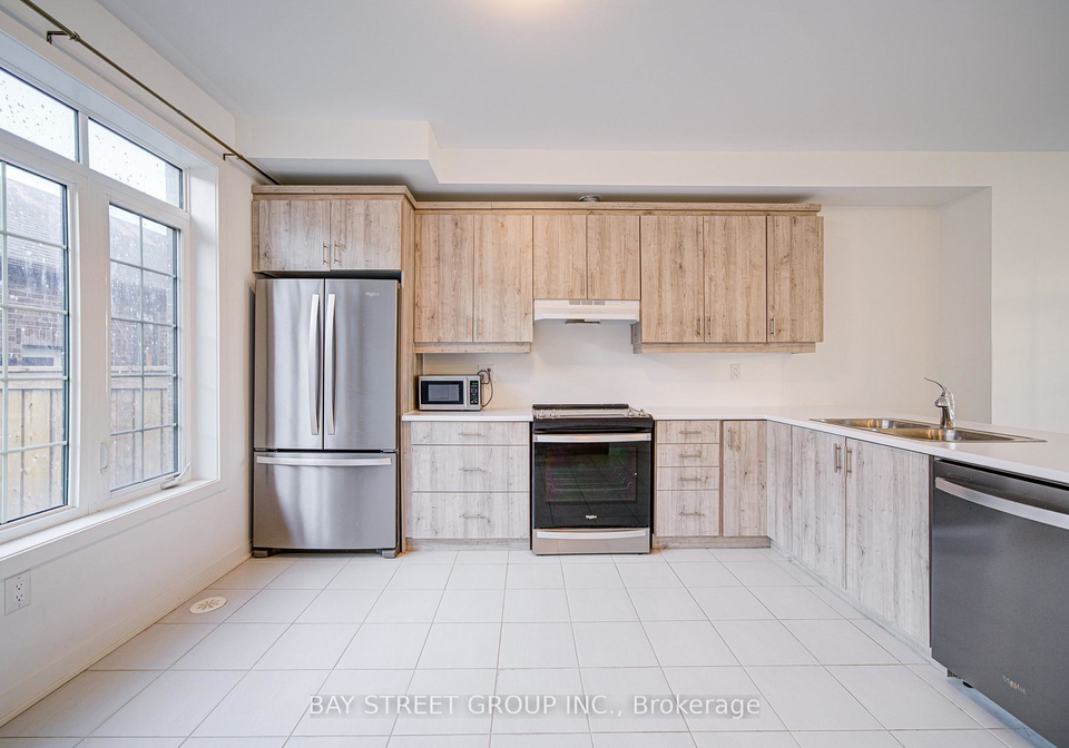 5-selfridge-way-whitby-ontario-e12565188