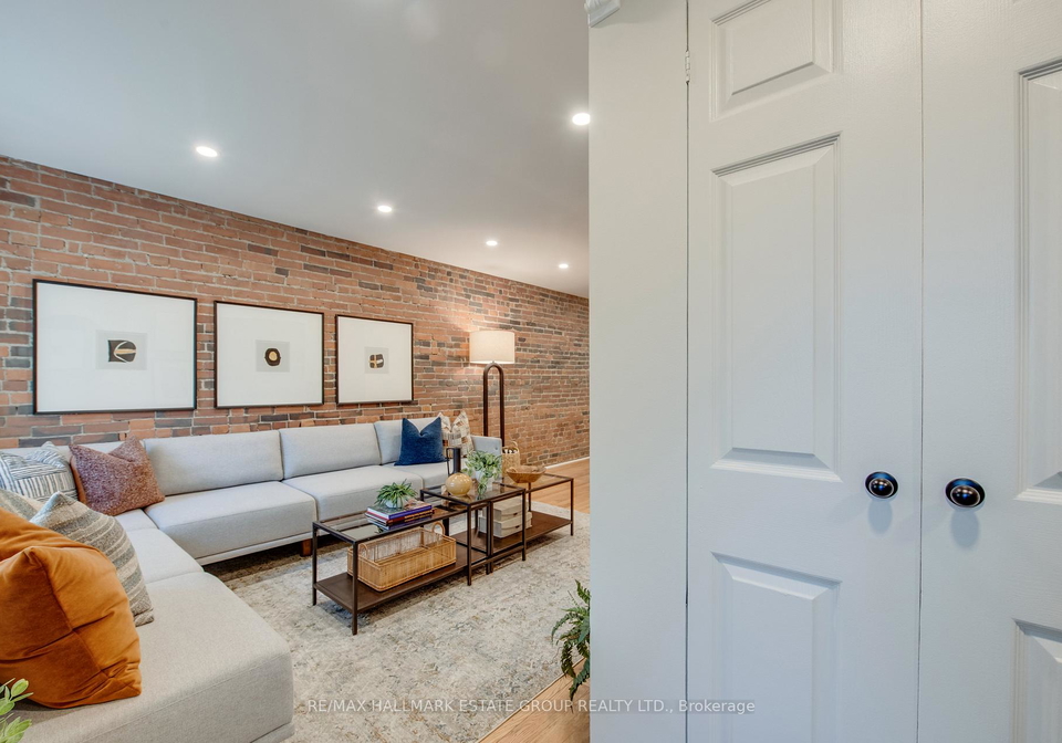 16-brighton-avenue-toronto-ontario-e12565816