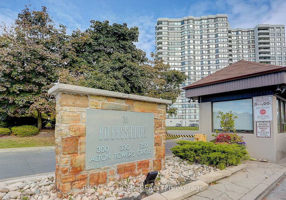 300-alton-towers-circle-scarborough-ontario-e12565894