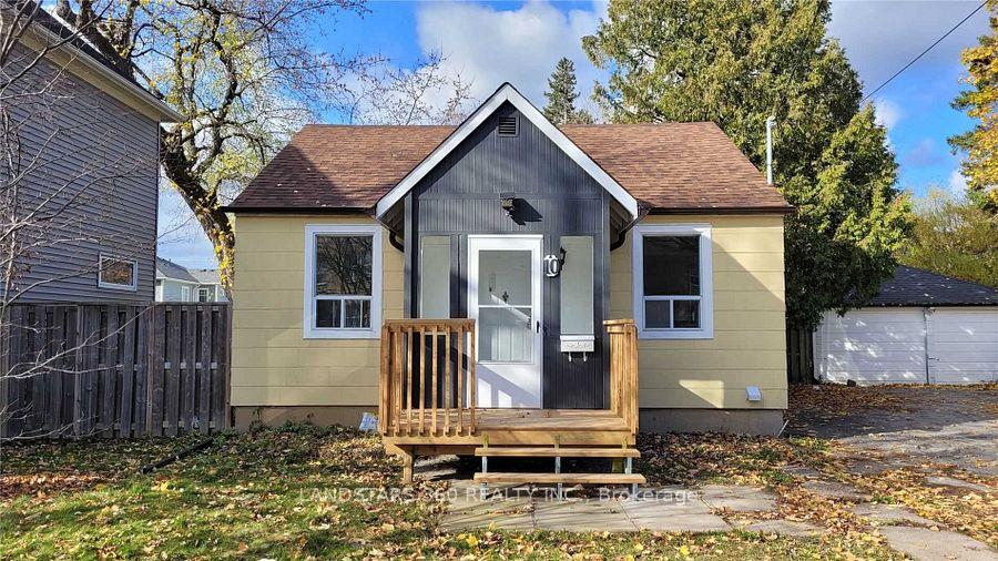 10-warvet-crescent-east-york-ontario-e12566938