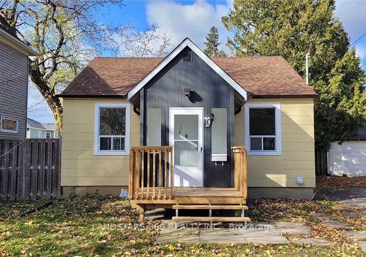10-warvet-crescent-east-york-ontario-e12566938