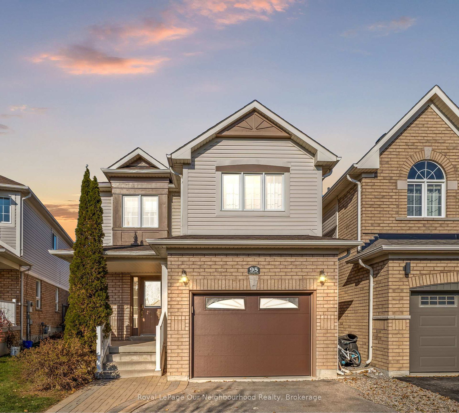 95-laprade-square-clarington-ontario-e12567504