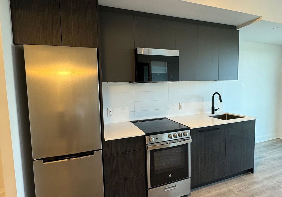 2369-danforth-avenue-toronto-ontario-e12567538