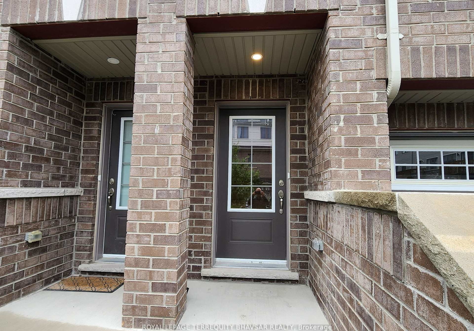 229-danzatore-path-oshawa-ontario-e12568292