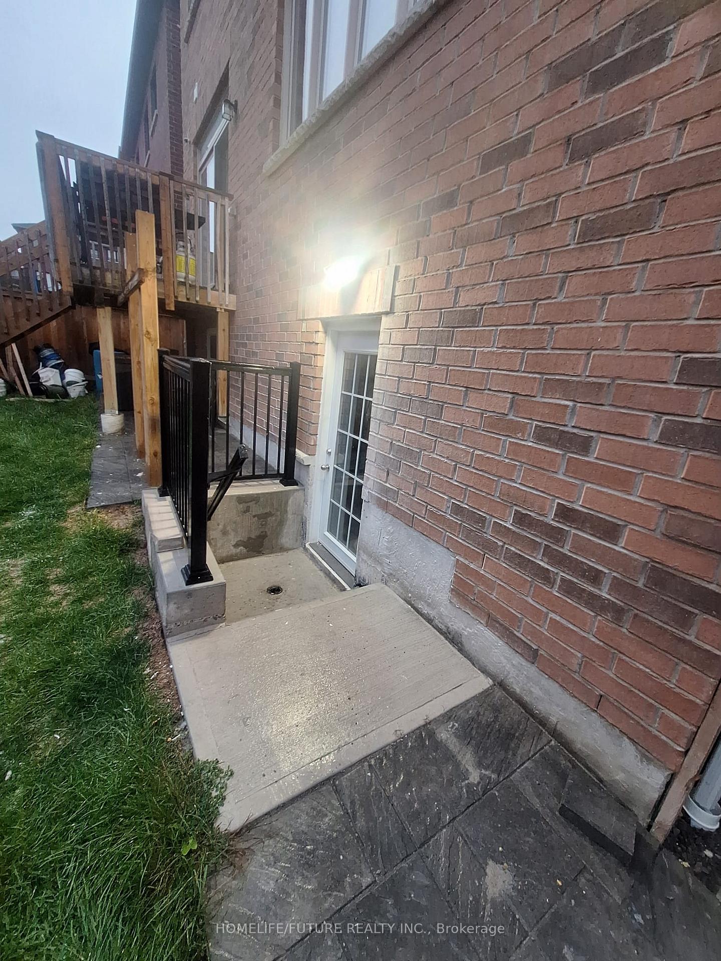 1107-cactus-crescent-pickering-ontario-e12568584