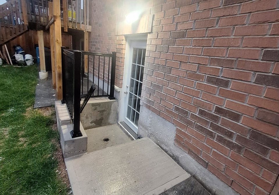 1107-cactus-crescent-pickering-ontario-e12568584