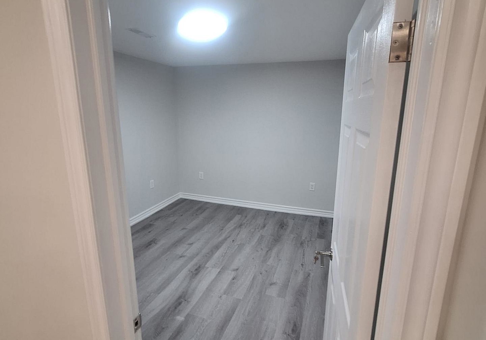 1107-cactus-crescent-pickering-ontario-e12568584