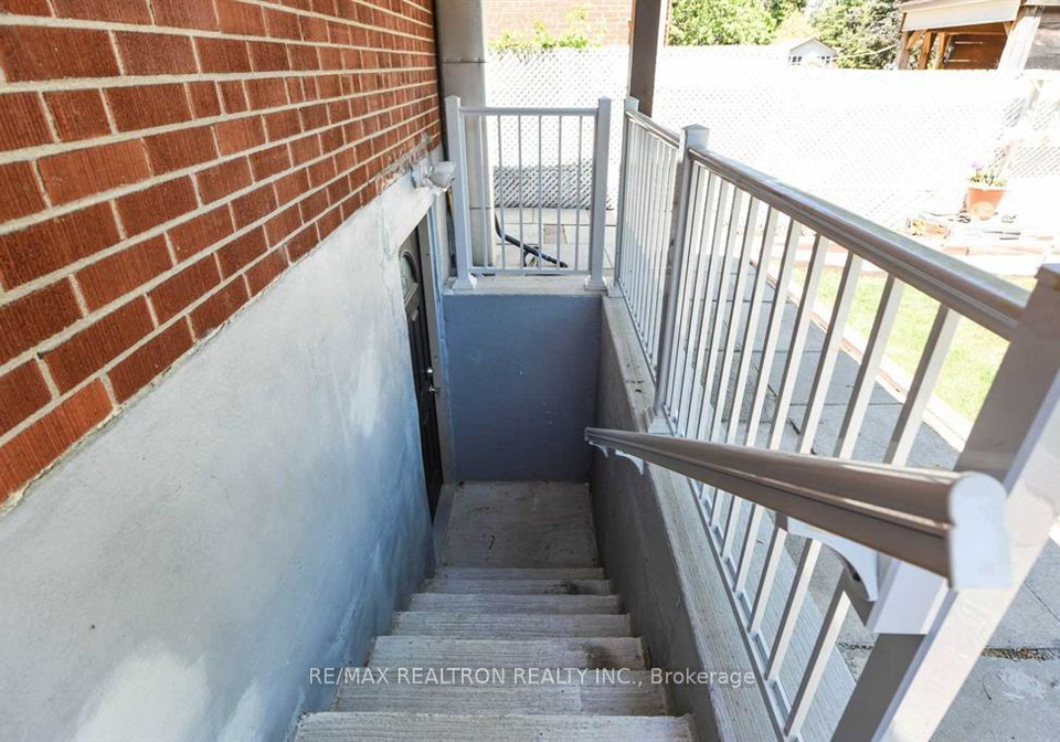 73-morning-dew-basement-road-scarborough-ontario-e12569258