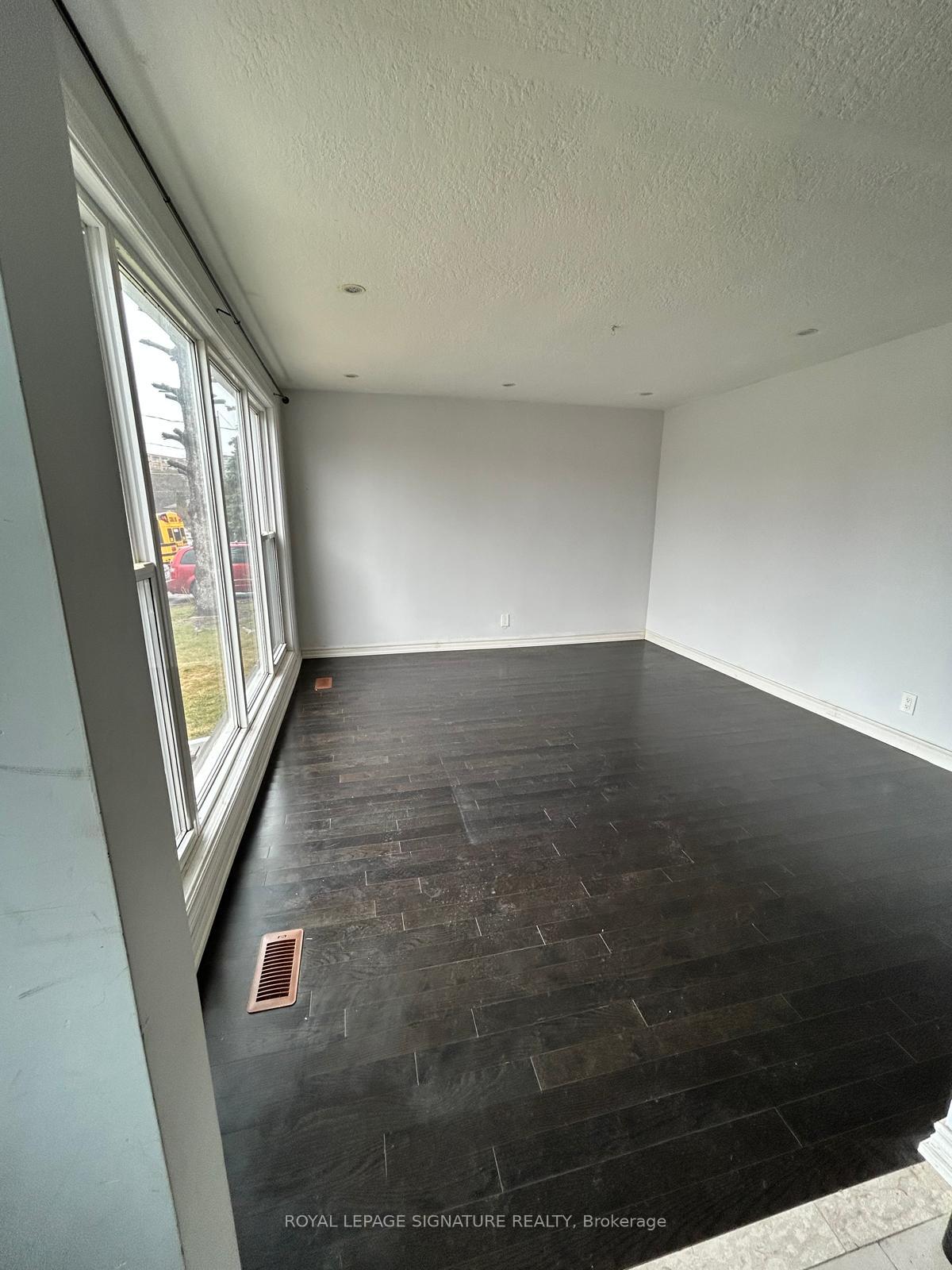 7-strode-drive-scarborough-ontario-e12570062