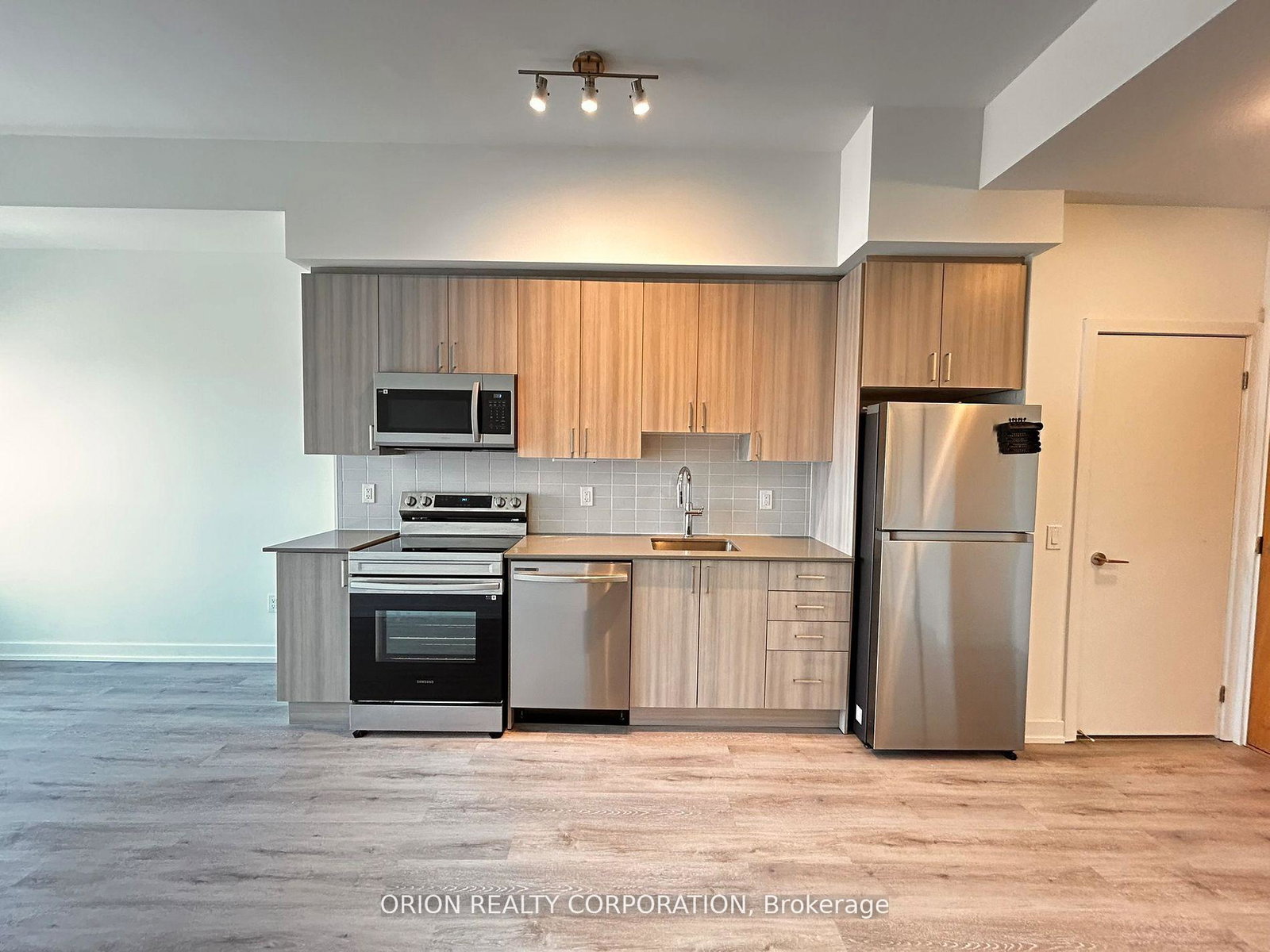 1455-celebration-drive-pickering-ontario-e12573128