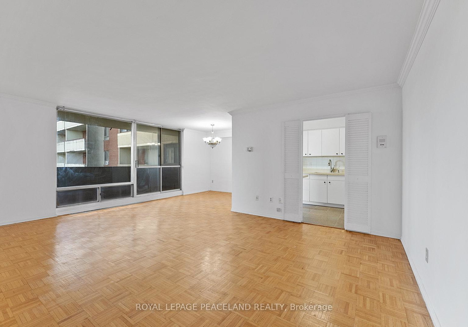 5-massey-square-east-york-ontario-e12573782