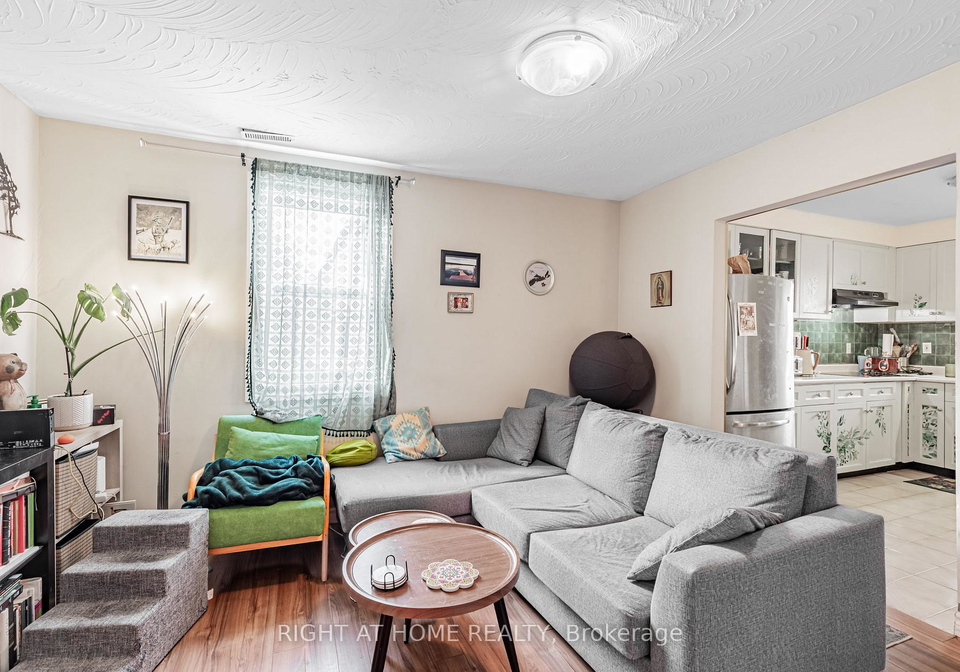 333-bain-avenue-toronto-ontario-e12574050