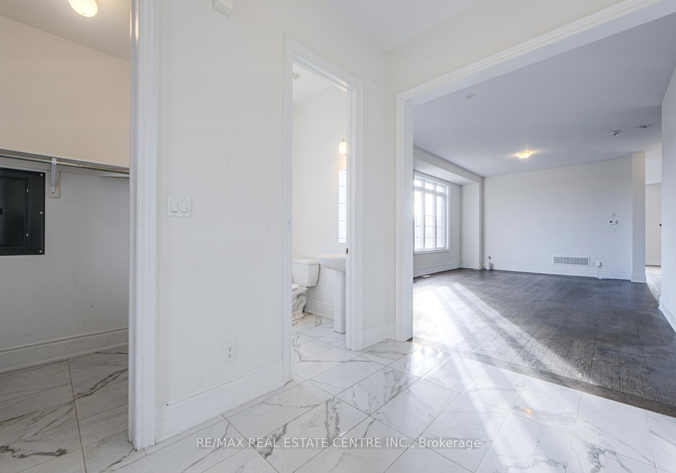 2492-orchestrate-upper-drive-oshawa-ontario-e12575002