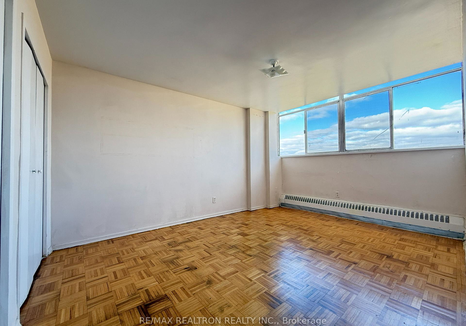 500-dawes-road-east-york-ontario-e12575078