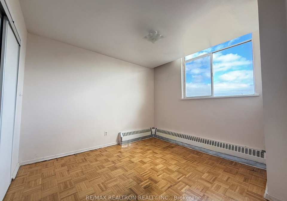 500-dawes-road-east-york-ontario-e12575078