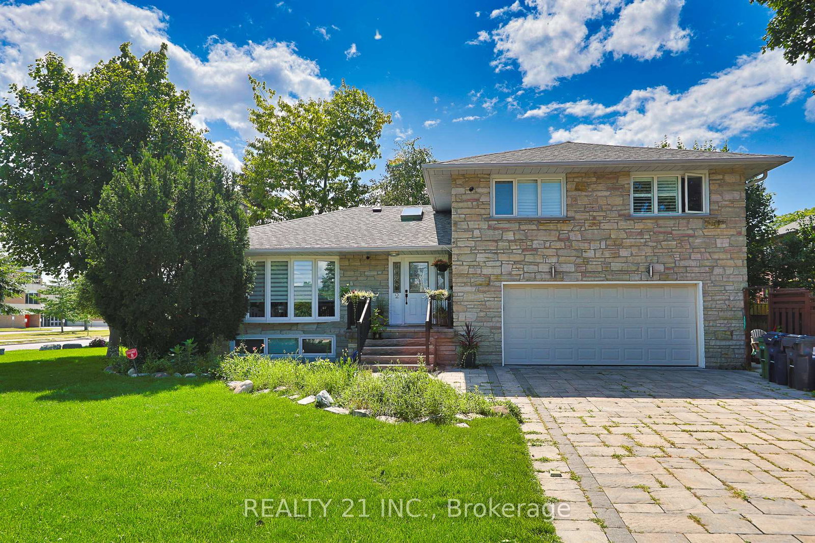2-chancery-lane-scarborough-ontario-e12577480