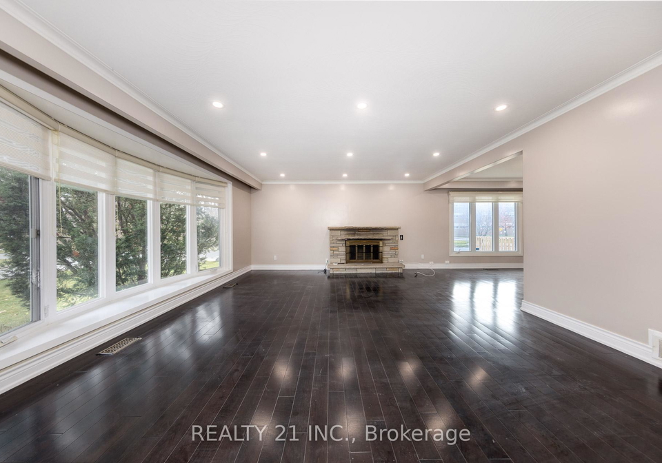 2-chancery-lane-scarborough-ontario-e12577480