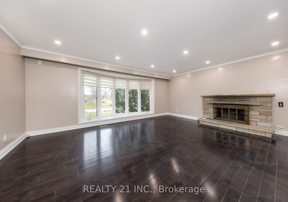 2-chancery-lane-scarborough-ontario-e12577480