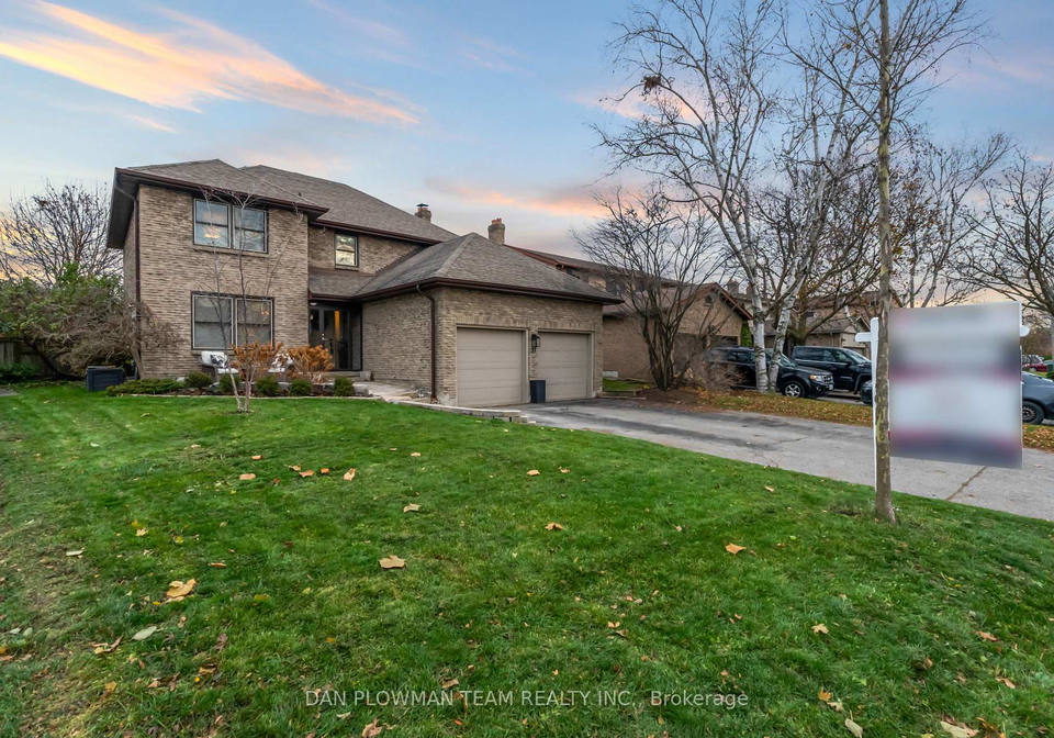 21-woodlawn-court-whitby-ontario-e12578102