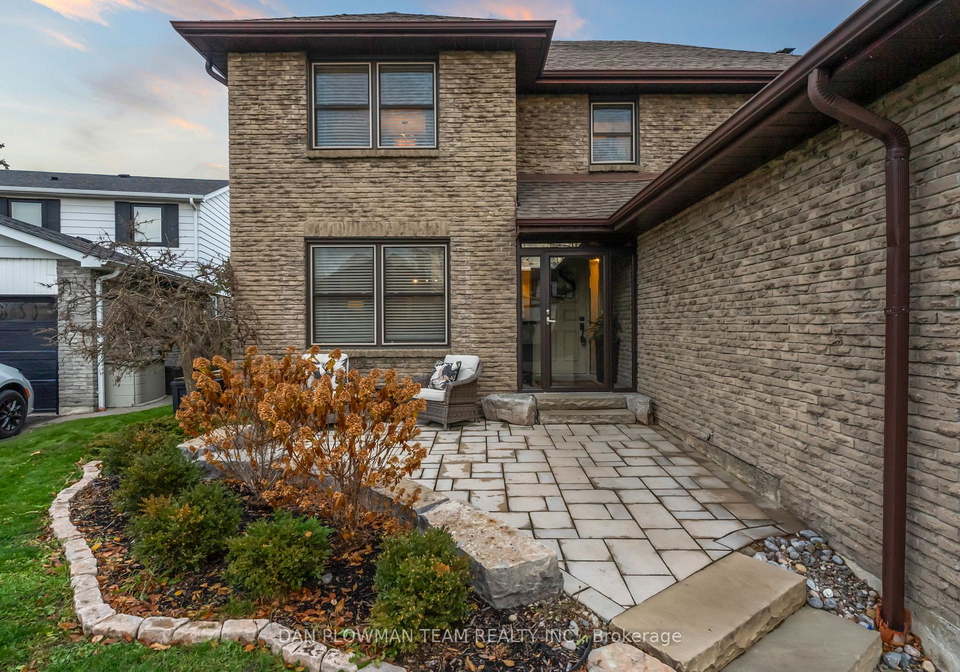 21-woodlawn-court-whitby-ontario-e12578102