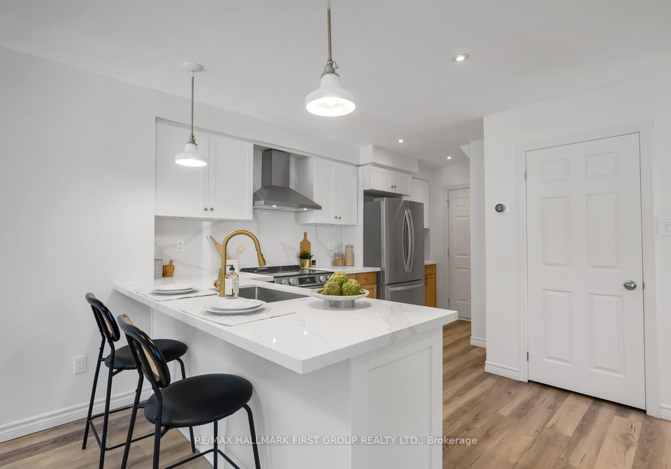 2-sylvia-court-clarington-ontario-e12578798