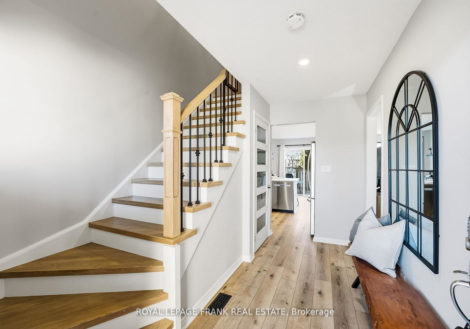 6-short-crescent-clarington-ontario-e12582482