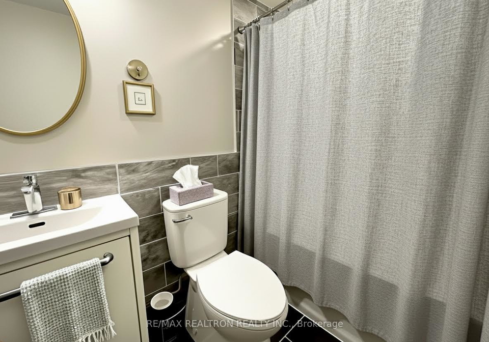 136-lionhead-trail-scarborough-ontario-e12583860
