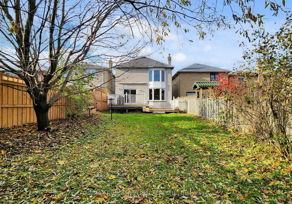 53-greybeaver-trail-scarborough-ontario-e12583964