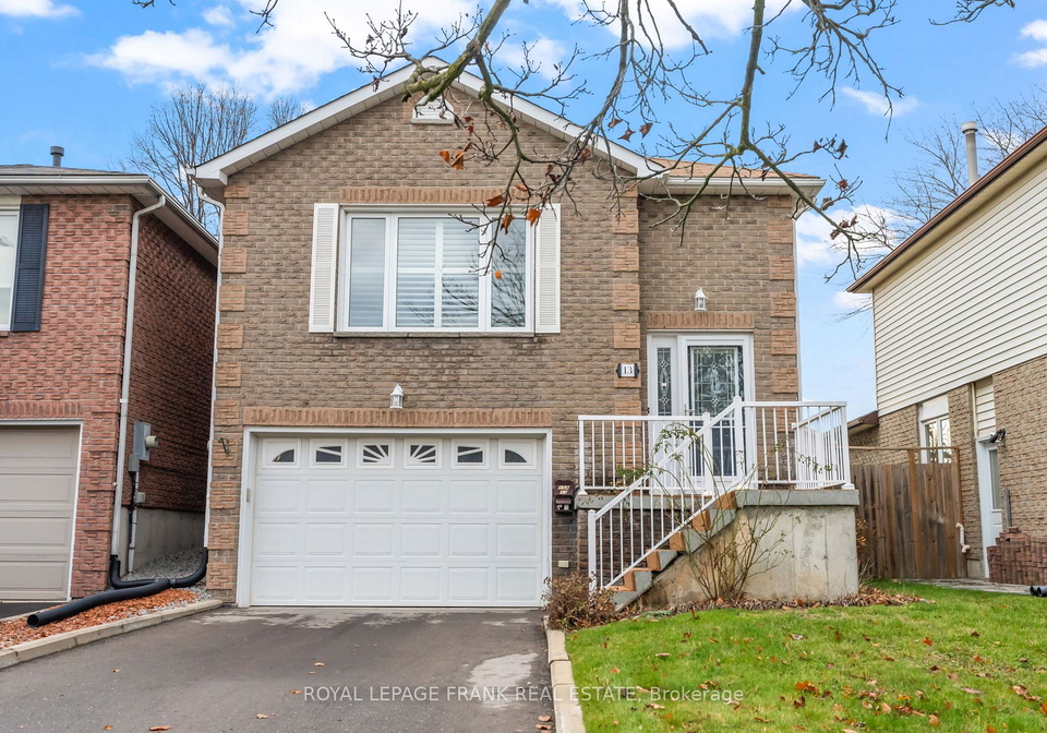 13-mcfeeters-crescent-clarington-ontario-e12584282