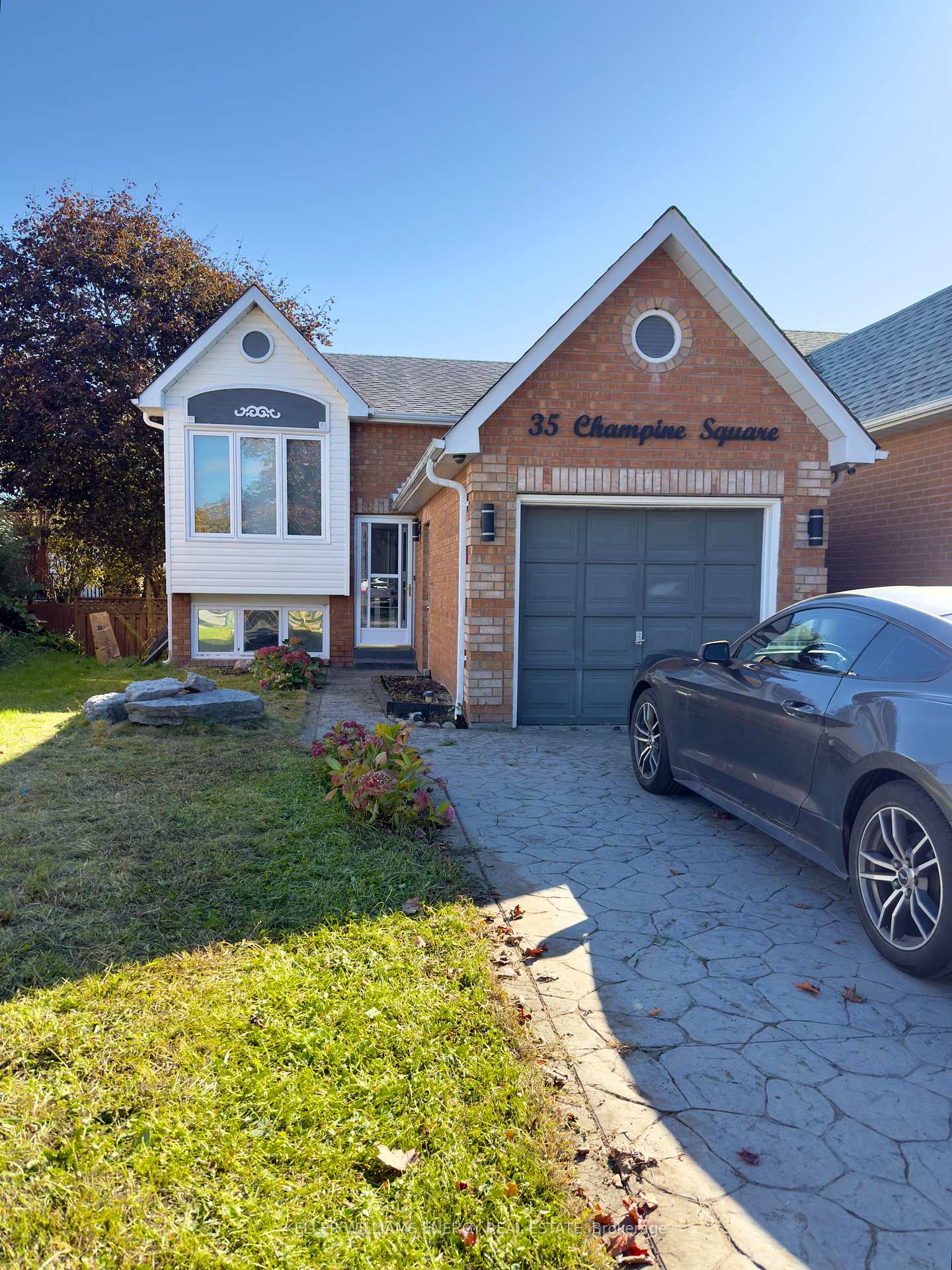 35-champine-square-clarington-ontario-e12585132