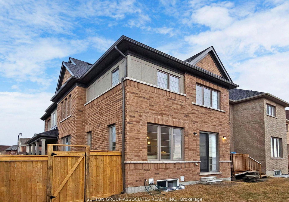 2576-orchestrate-drive-w-oshawa-ontario-e12585966