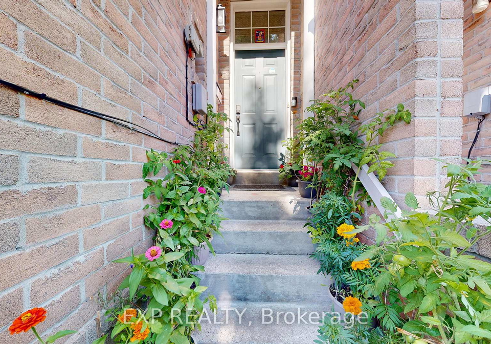 96-conn-smythe-drive-scarborough-ontario-e12586482