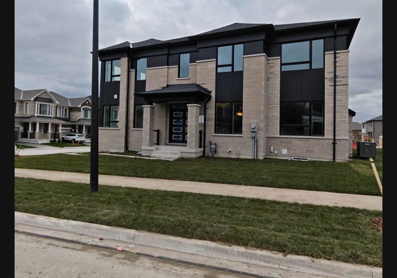 1356-glamorgan-manor-pickering-ontario-e12587332