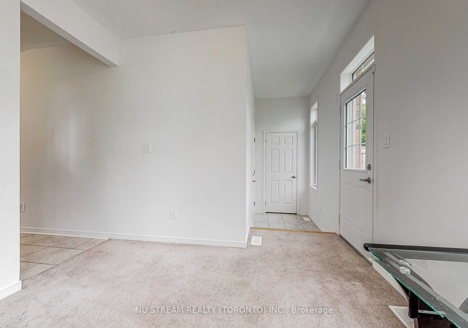 2-sidaway-lane-ajax-ontario-e12587660