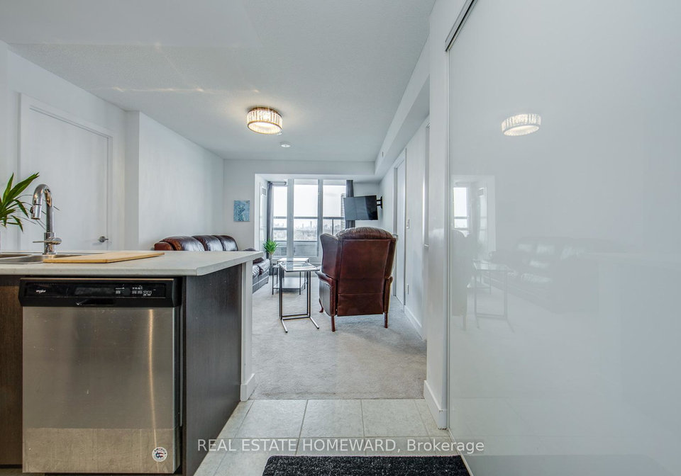 8-trent-avenue-toronto-ontario-e12588866