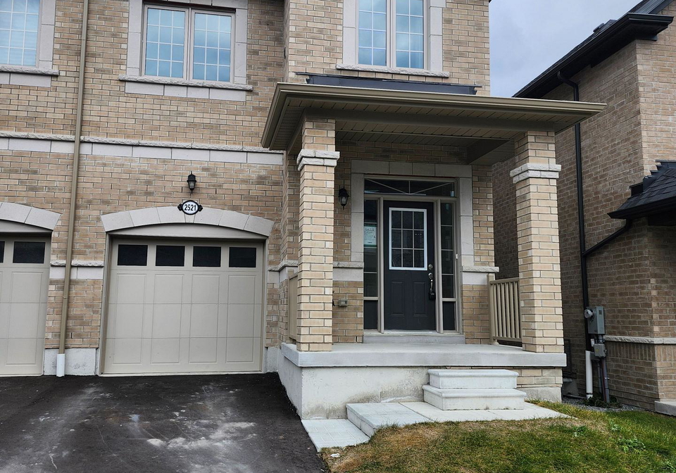 2521-athena-path-pickering-ontario-e12589338