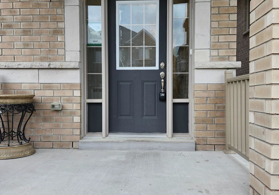 2521-athena-path-pickering-ontario-e12589338