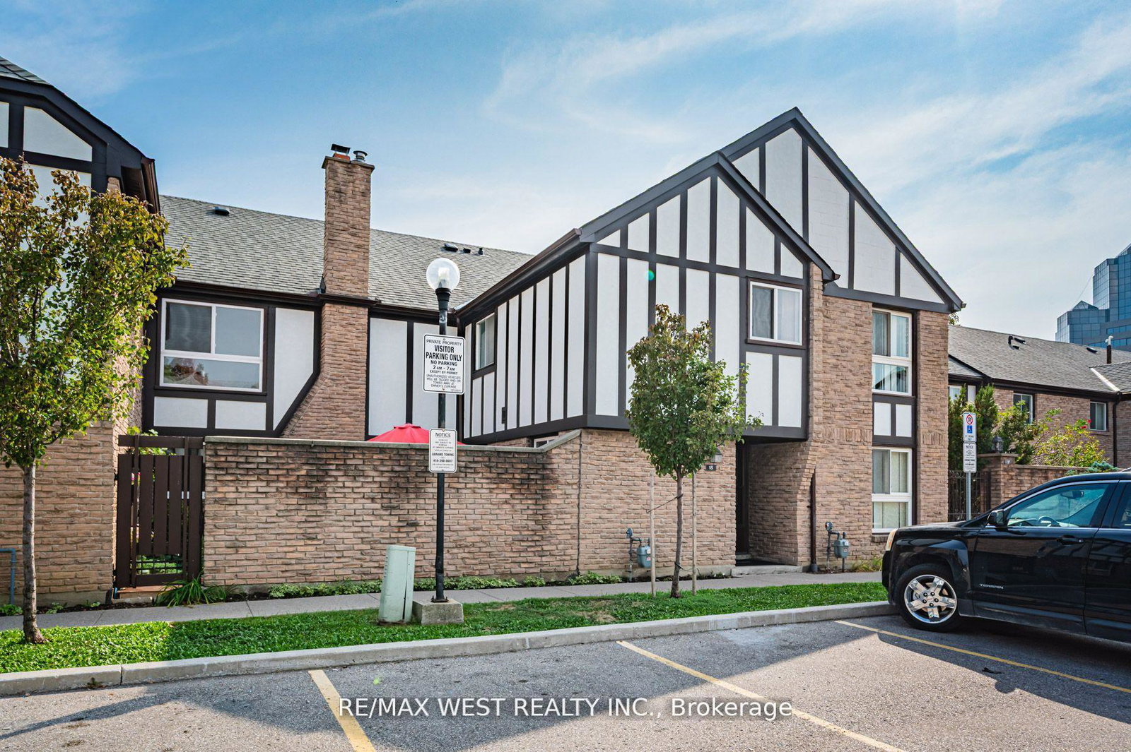 2-dailing-gate-scarborough-ontario-e12590762