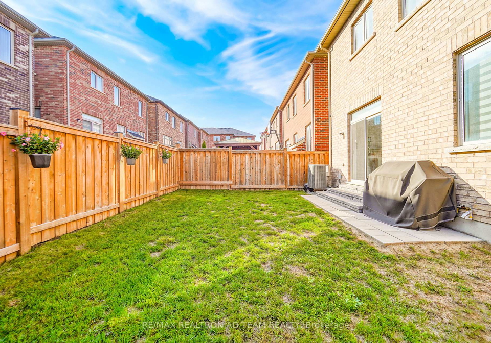 1109-baltic-lane-pickering-ontario-e12591170