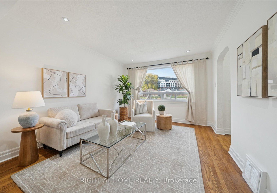 17-yardley-avenue-east-york-ontario-e12592966
