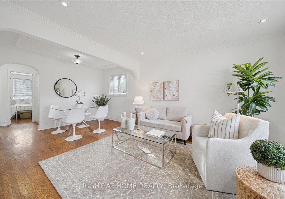 17-yardley-avenue-east-york-ontario-e12592966